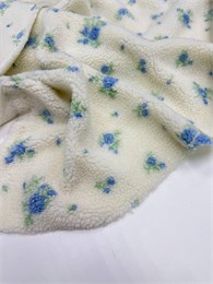 Мех шерпа цветы голубые на молочном (мш3) 10975